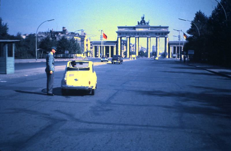 Strasse des 17 Juni and Brandenburger Tor, September 11, 1959.