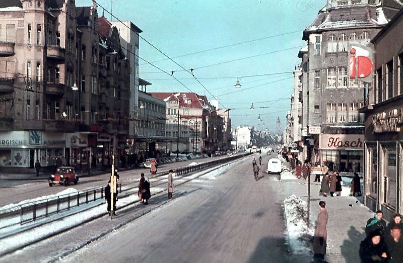 Berlin street scenes, 1954