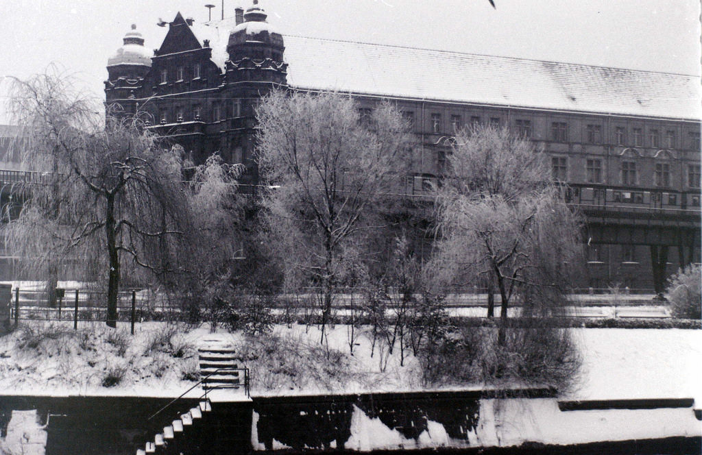 Beautiful Vintage Photos of Berlin in the Winter for 1964