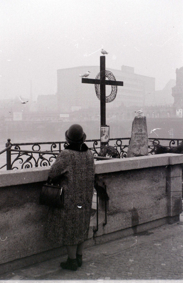 Beautiful Vintage Photos of Berlin in the Winter for 1964