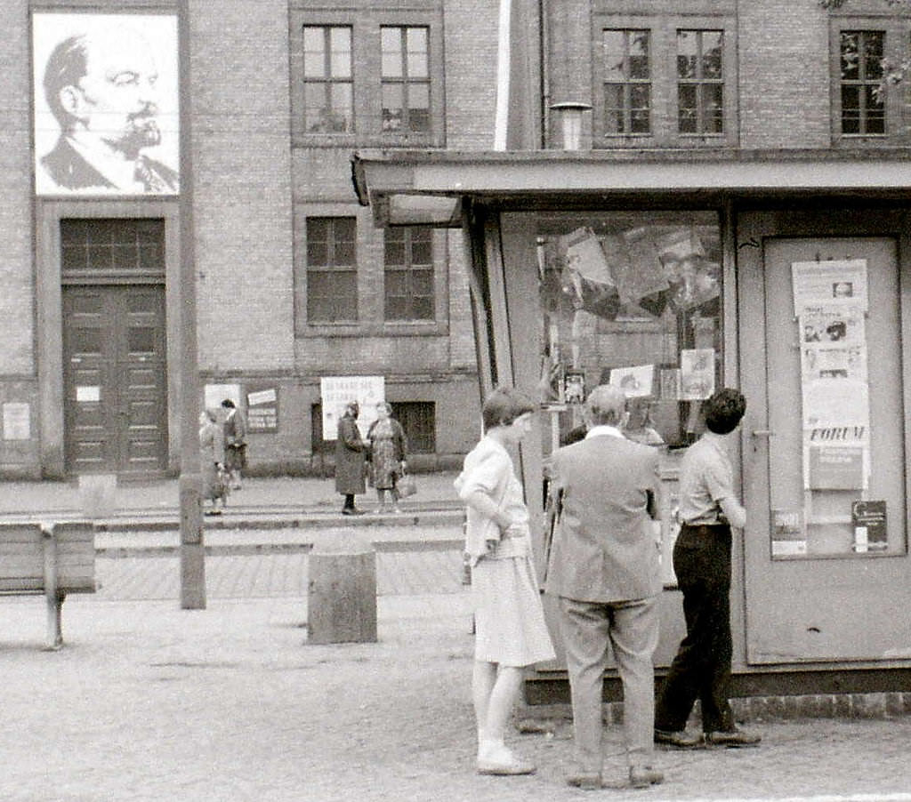 Beautiful Vintage Photos of Berlin in the Winter for 1964