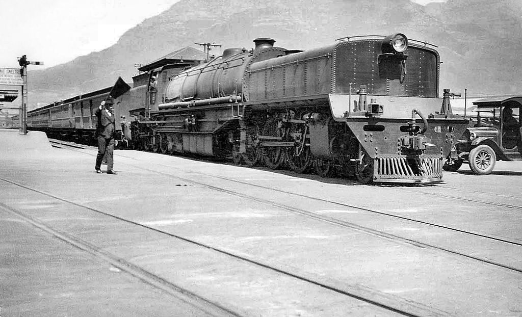 Train across Adderley street, 1932.