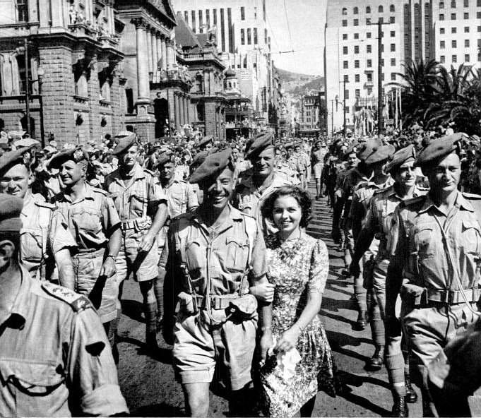 Soldiers marching down Darling street towards the Castle in 1942.