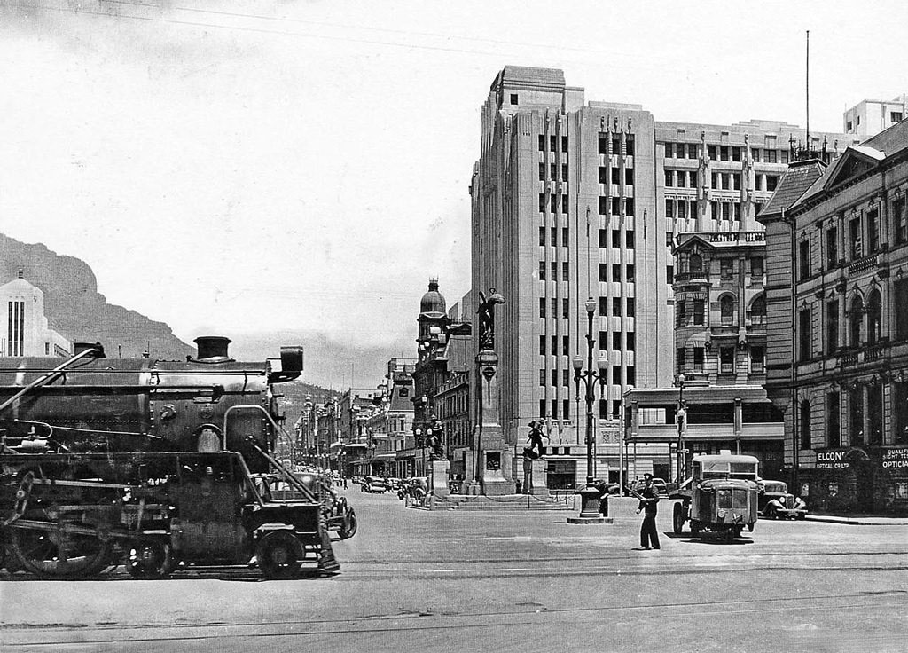 Crossing Adderley street, 1940