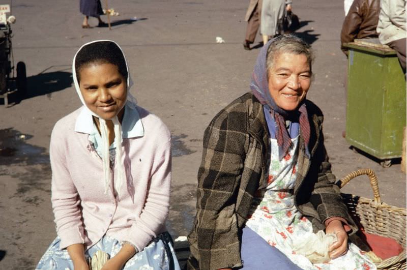 Women at market in Cape Town, 1960s