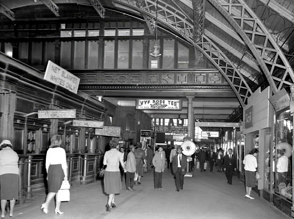 Old Cape Town railway station, 1964.