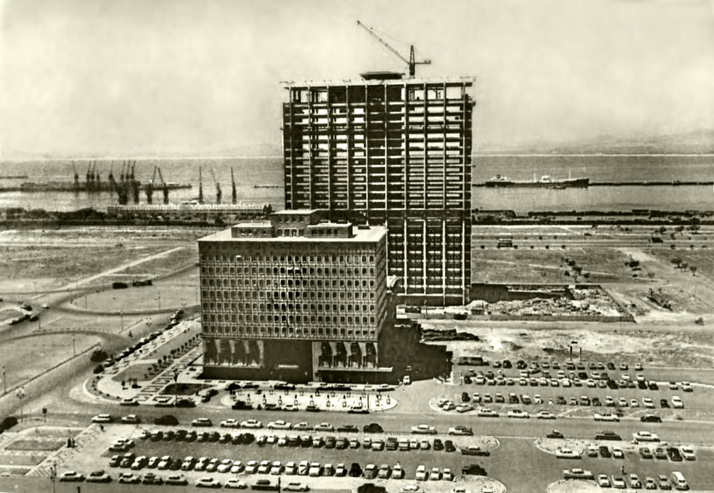 Sanlam/( Naspers) building going up, 1961