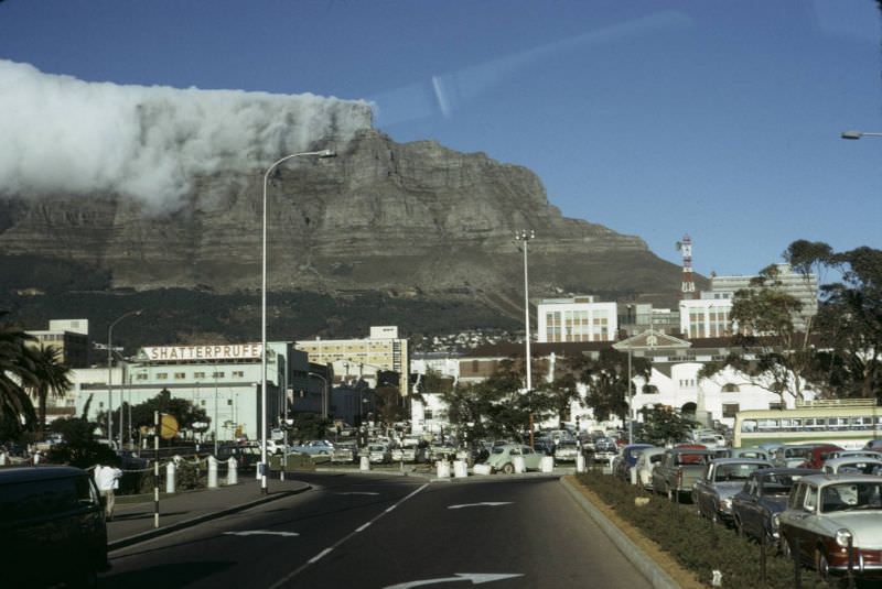 Street scene in Cape Town with Table Mountain in background, 1960s