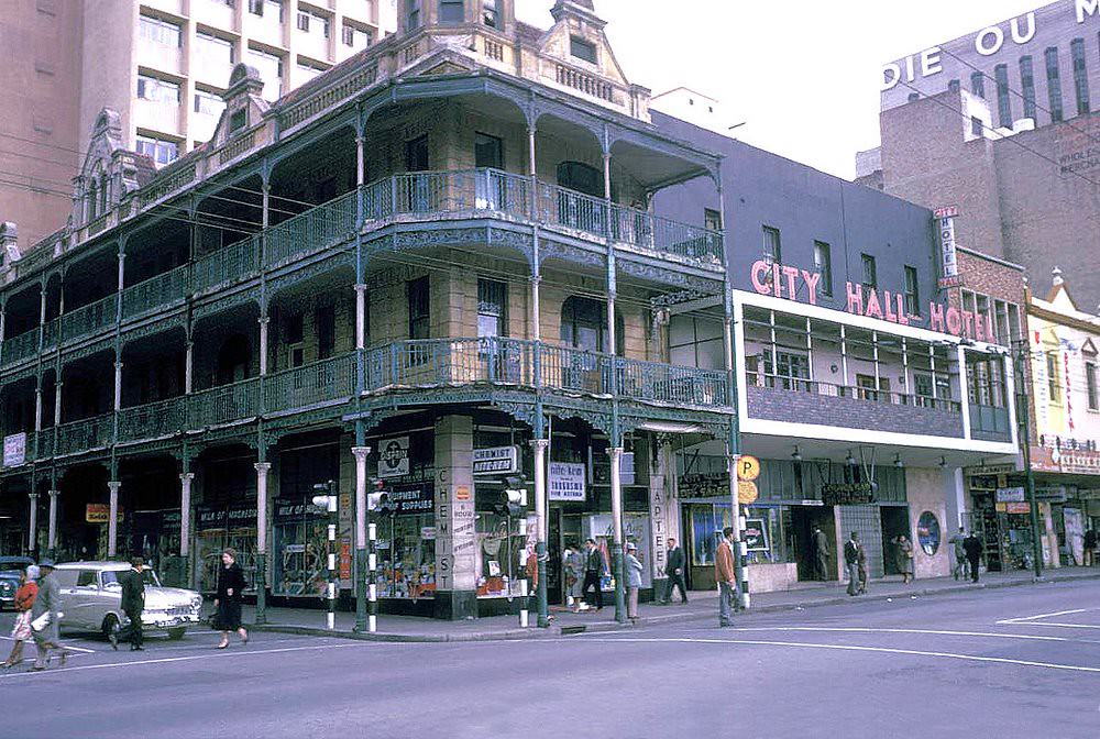 City Hall Hotel, 1961