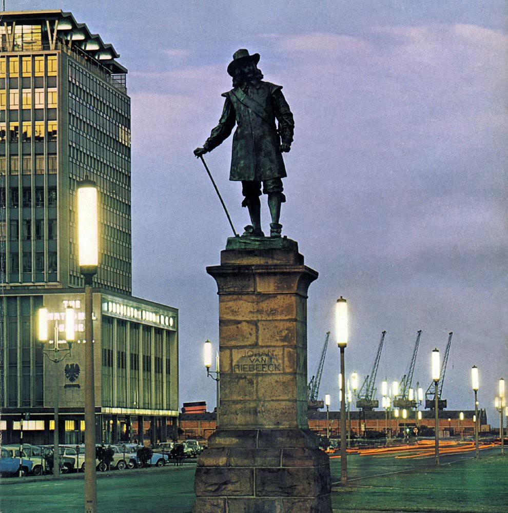 Jan van Riebeeck, 1967. The foreshore at dusk with Mallix's favourite streetlights on show.