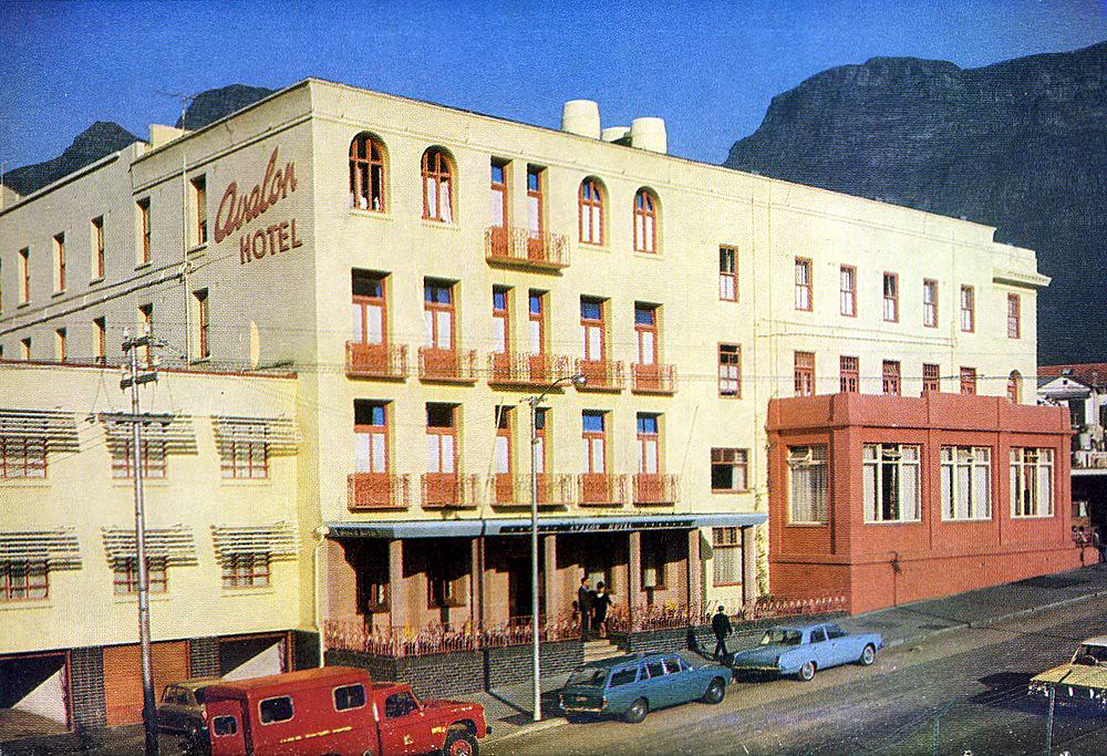 Avalon Hotel, 1967. It was situated on the corner of Hope and Mill streets in the Gardens