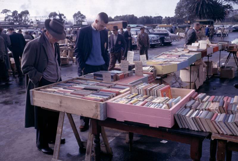 Books for sale at Cape Town market, 1960s