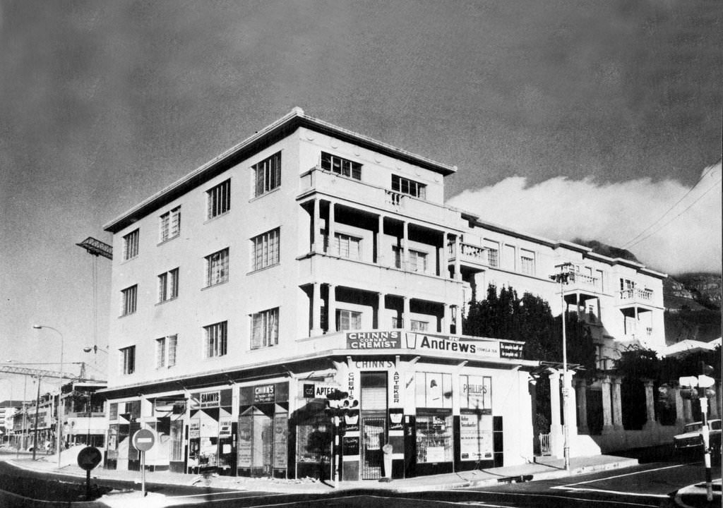 Breda Court, Mill street, 1972. This block of flats on the corner of Mill and Breda streets was possibly one of the first block of flats built in C.T. as Flats, not tenements.