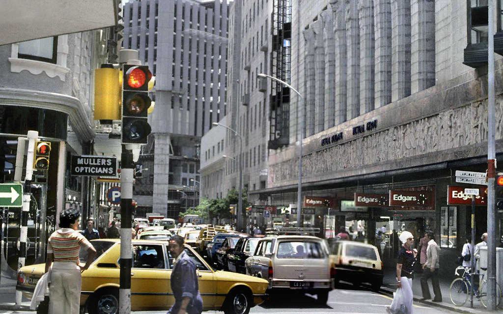 Parliament street, 1978. In the background the Golden Acre building is taking shape.