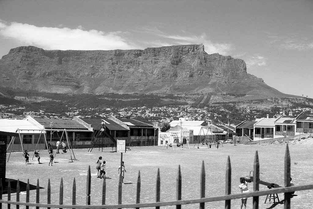 Schotsche Kloof, 1971. Play park bordered by Onder-Jordaan and Orphan streets.