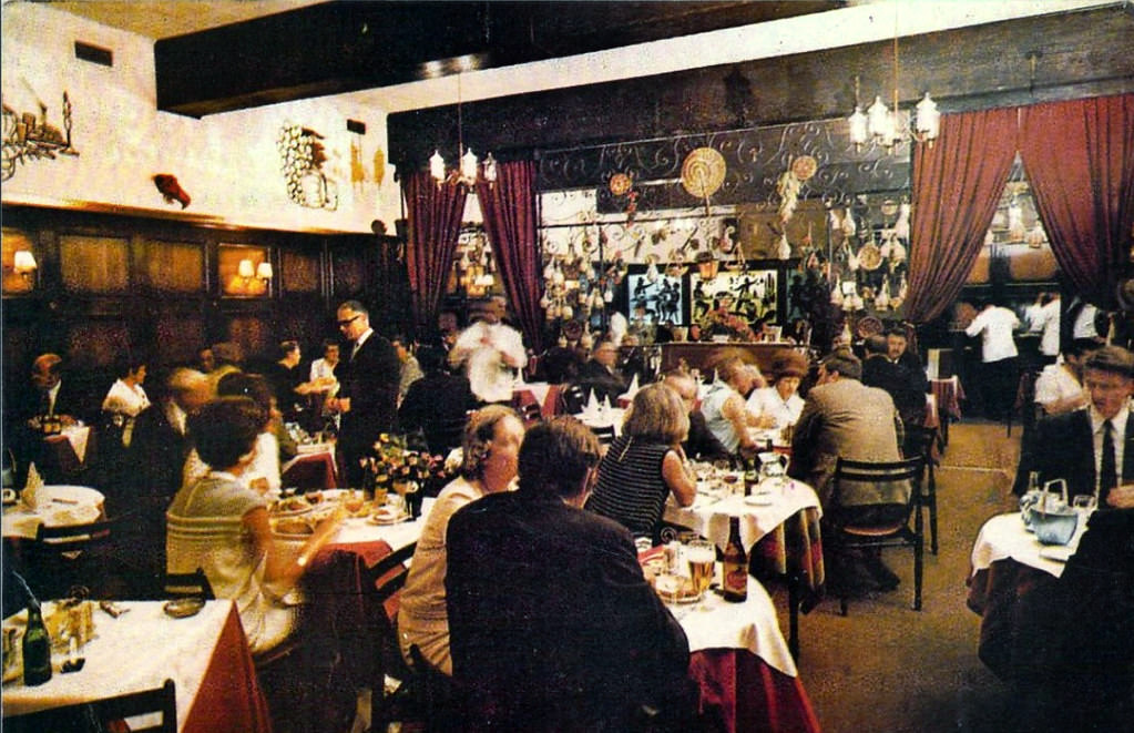 Hildebrand restaurant, 1980. At that stage this iconic restaurant was housed in the Old Mutual Centre on the corner of St Georges and Strand streets.