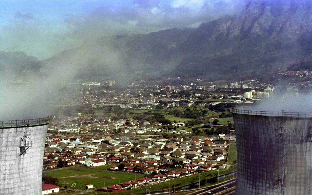 Rondebosch, 1983. View towards Rondebosch with Sybrandpark in the foreground.