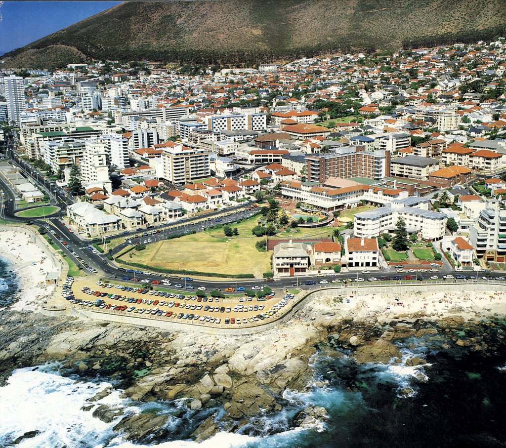 Sea Point, 1985. Grand view of the President hotel, sadly now no more.