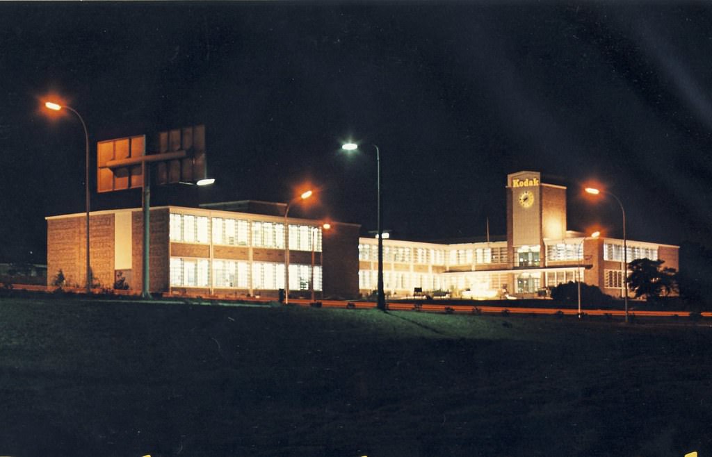 Kodak Building, 1981. Kodak relocated from the city centre to their new premises along the Black River Parkway during the late sixties. It is currently the M5 Park.