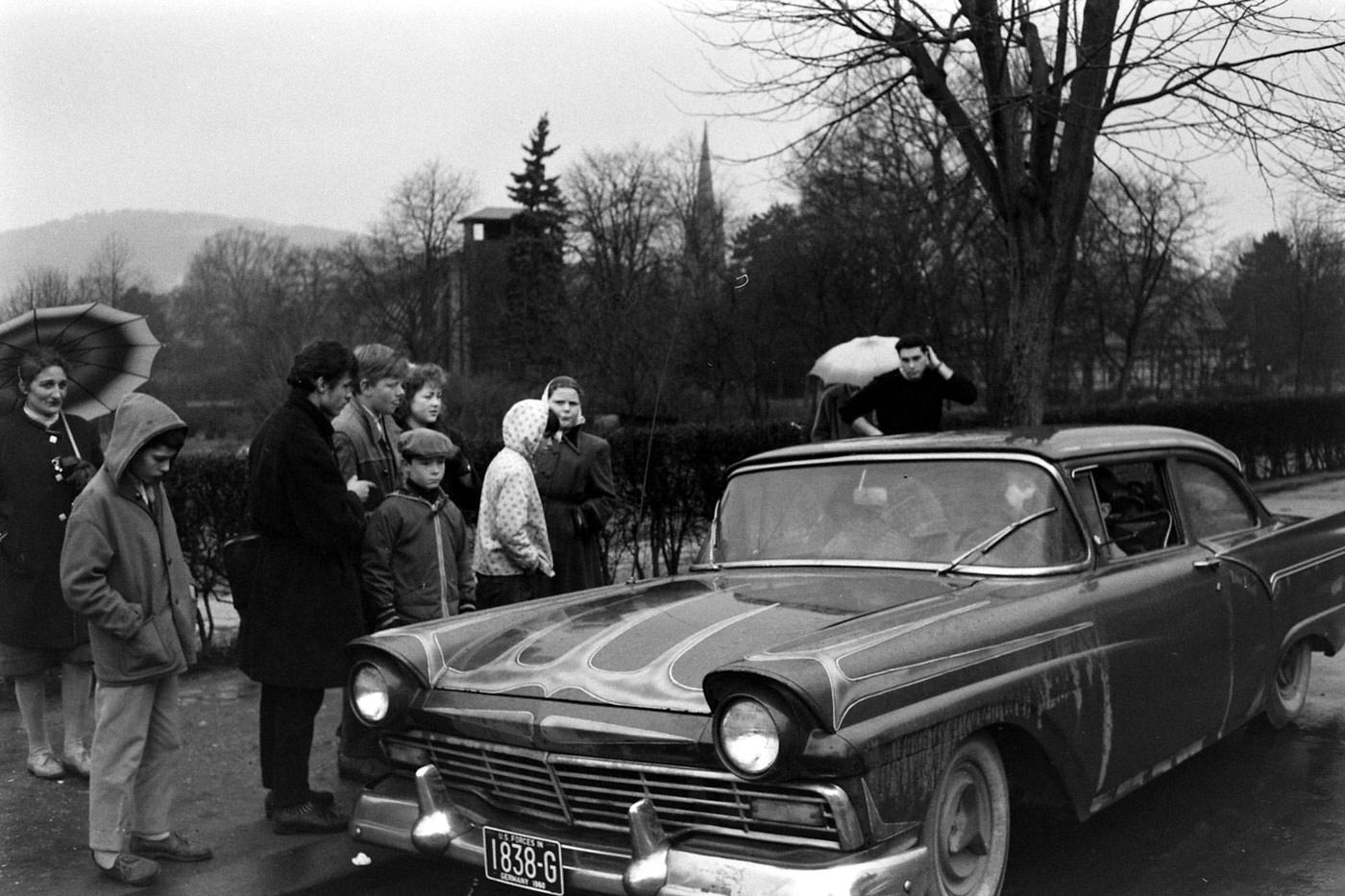 Elvis and Priscilla leave the house he and his family occupied in Bad Nauheim, Germany, March 1960.