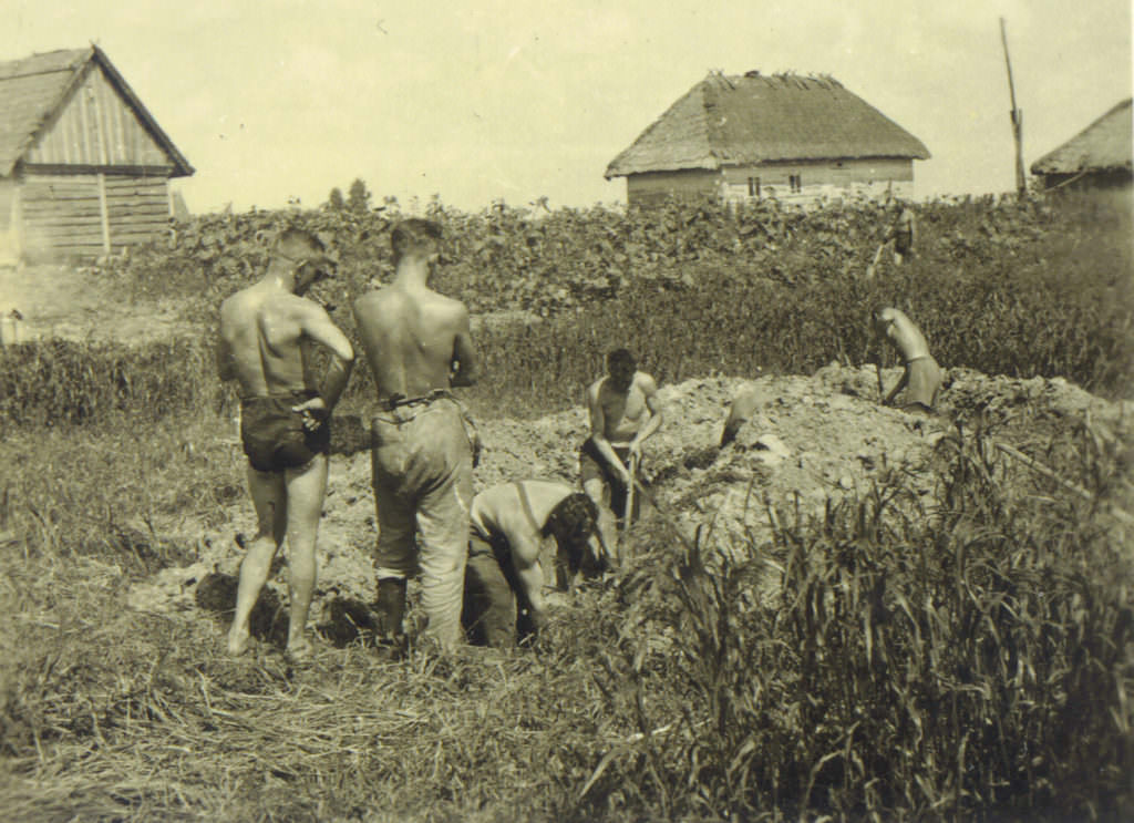 Fascinating Photos Depicting the Ordinary Lives of German Soldiers in the 1930s