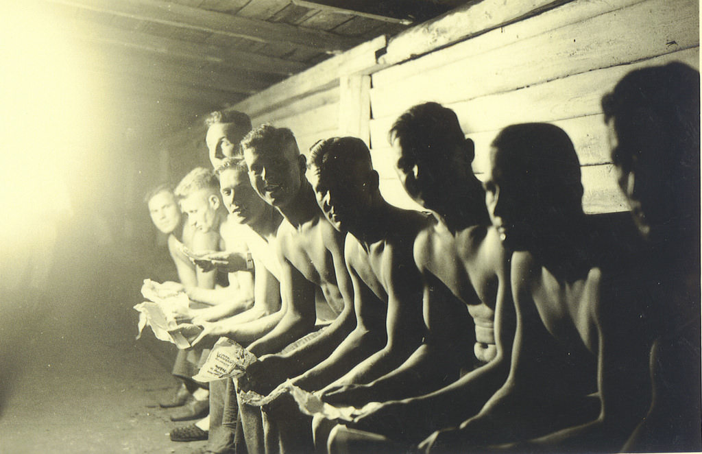 Fascinating Photos Depicting the Ordinary Lives of German Soldiers in the 1930s