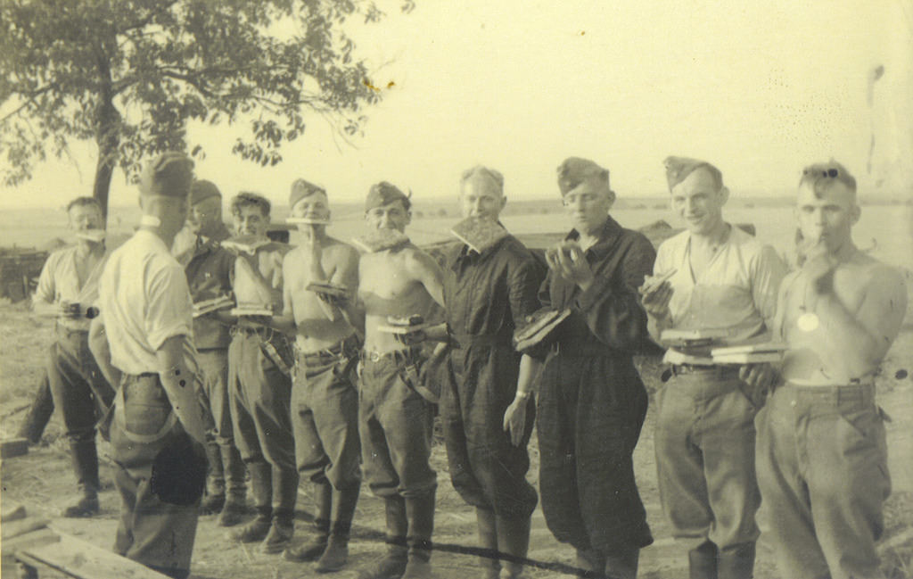 Fascinating Photos Depicting the Ordinary Lives of German Soldiers in the 1930s