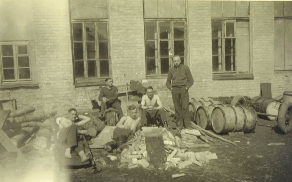 Fascinating Photos Depicting the Ordinary Lives of German Soldiers in the 1930s