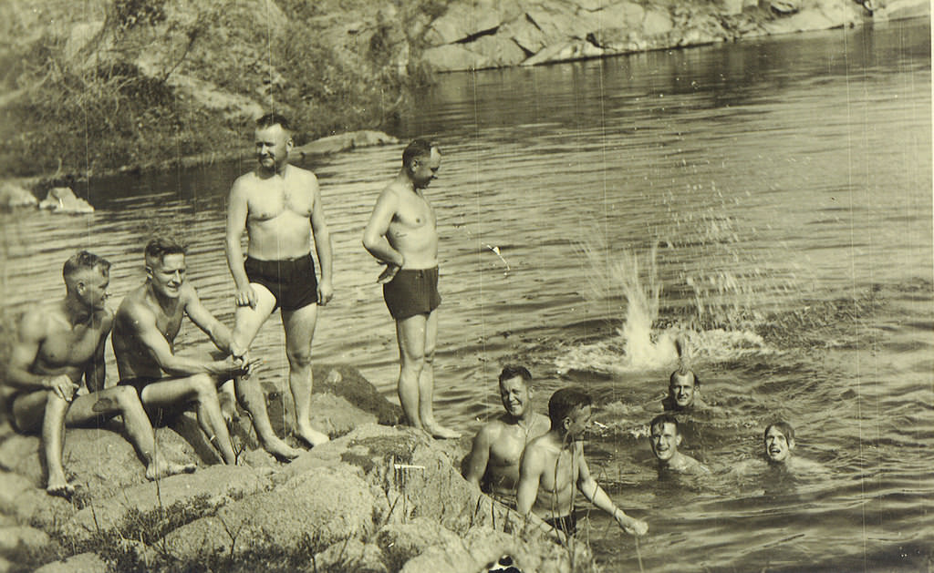 Fascinating Photos Depicting the Ordinary Lives of German Soldiers in the 1930s