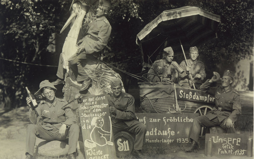 Fascinating Photos Depicting the Ordinary Lives of German Soldiers in the 1930s