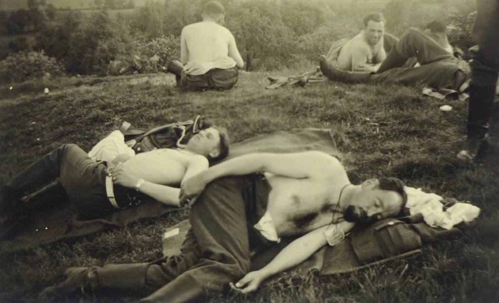 Fascinating Photos Depicting the Ordinary Lives of German Soldiers in the 1930s