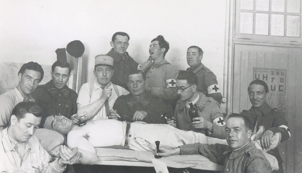 Fascinating Photos Depicting the Ordinary Lives of German Soldiers in the 1930s