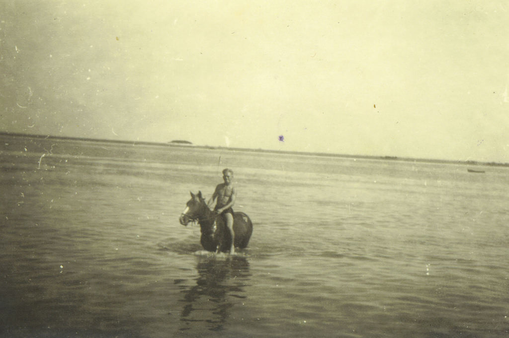 Fascinating Photos Depicting the Ordinary Lives of German Soldiers in the 1930s