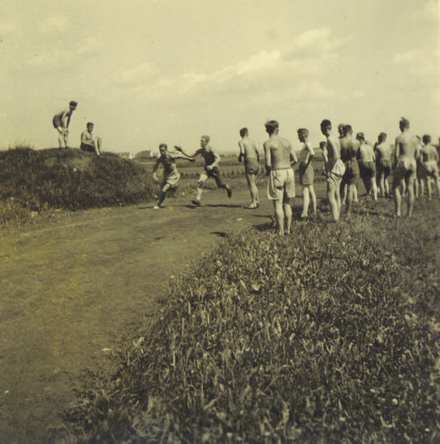 Fascinating Photos Depicting the Ordinary Lives of German Soldiers in the 1930s