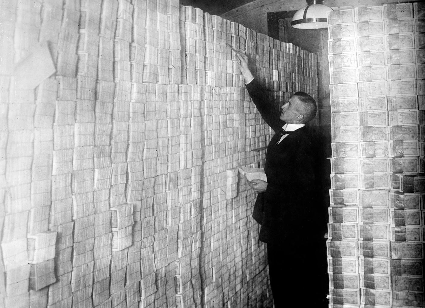 Banknotes in a bank in Berlin, 1920s