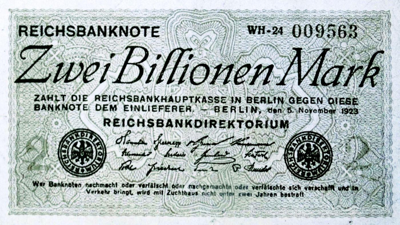 Germany's Hyperinflation Nightmare of the 1920s Through Historical Photos