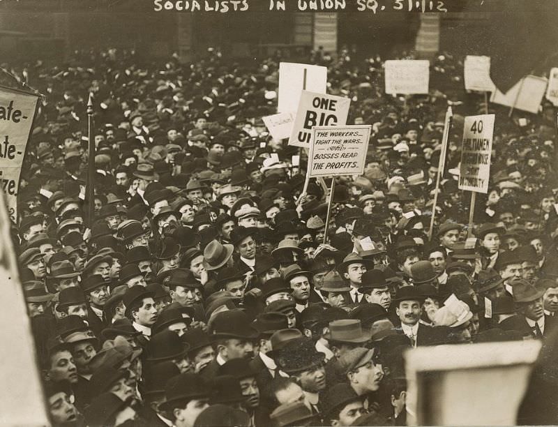 Crowd with signs at the May Day rally of the Socialist Party, 1912.