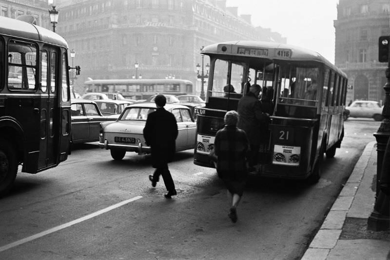 Street scenes, Paris, December 1969