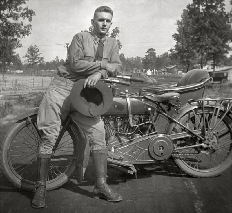 Harley-Davidson motorcycle and sidecar, 1920s