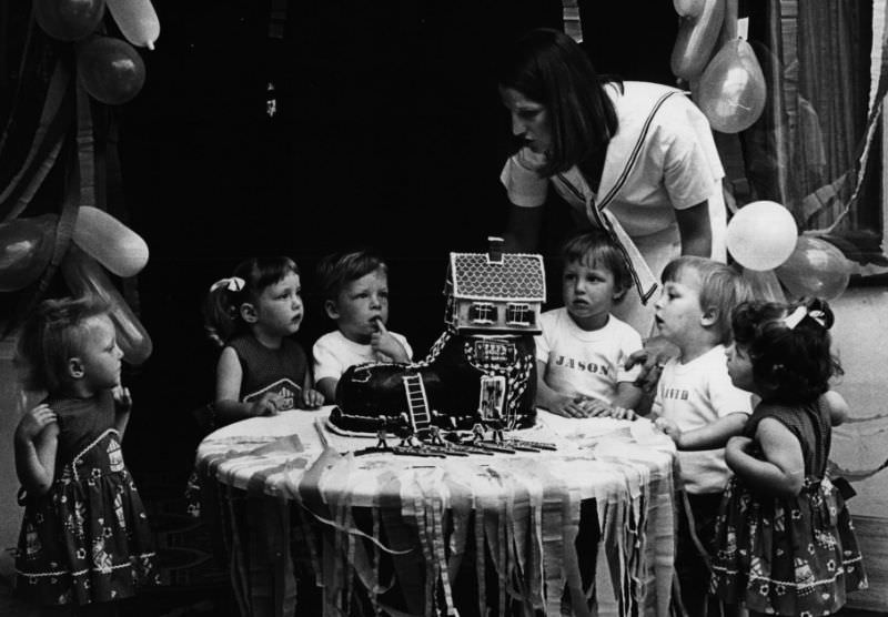 The Story of the Rosenkowitz Sextuplets, the World’s First Surviving Sextuplets