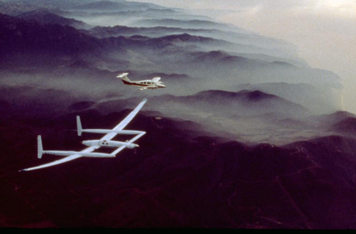 Rutan Voyager's Trailblazing Flight Around the World, Without Rest or Refuel