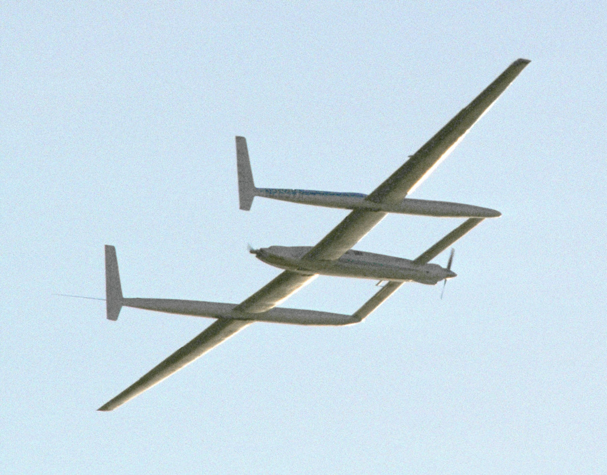 Rutan Voyager's Trailblazing Flight Around the World, Without Rest or Refuel