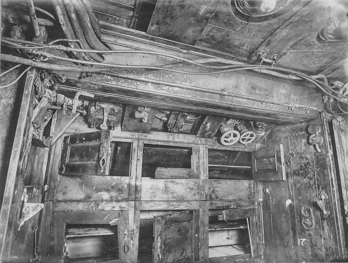 Third compartment, crew's lockers.