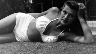 Rita Hayworth intimate photo shoot 1945