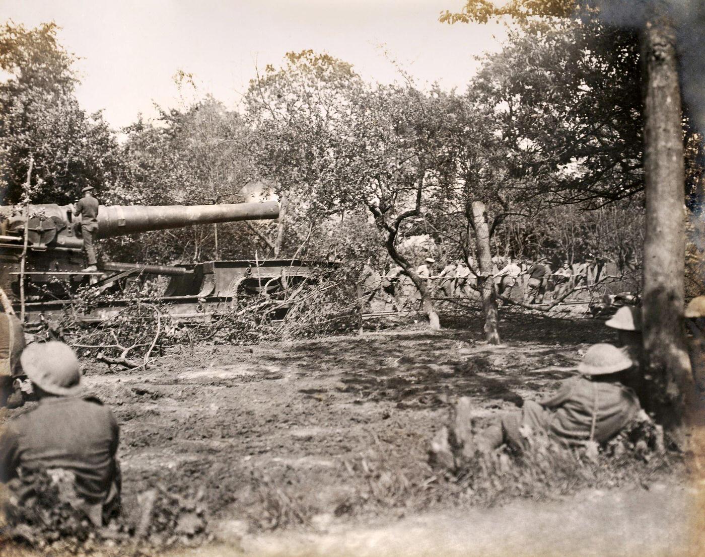 Railway gun being repositioned after firing on the British Western Front during World War I, 1916.