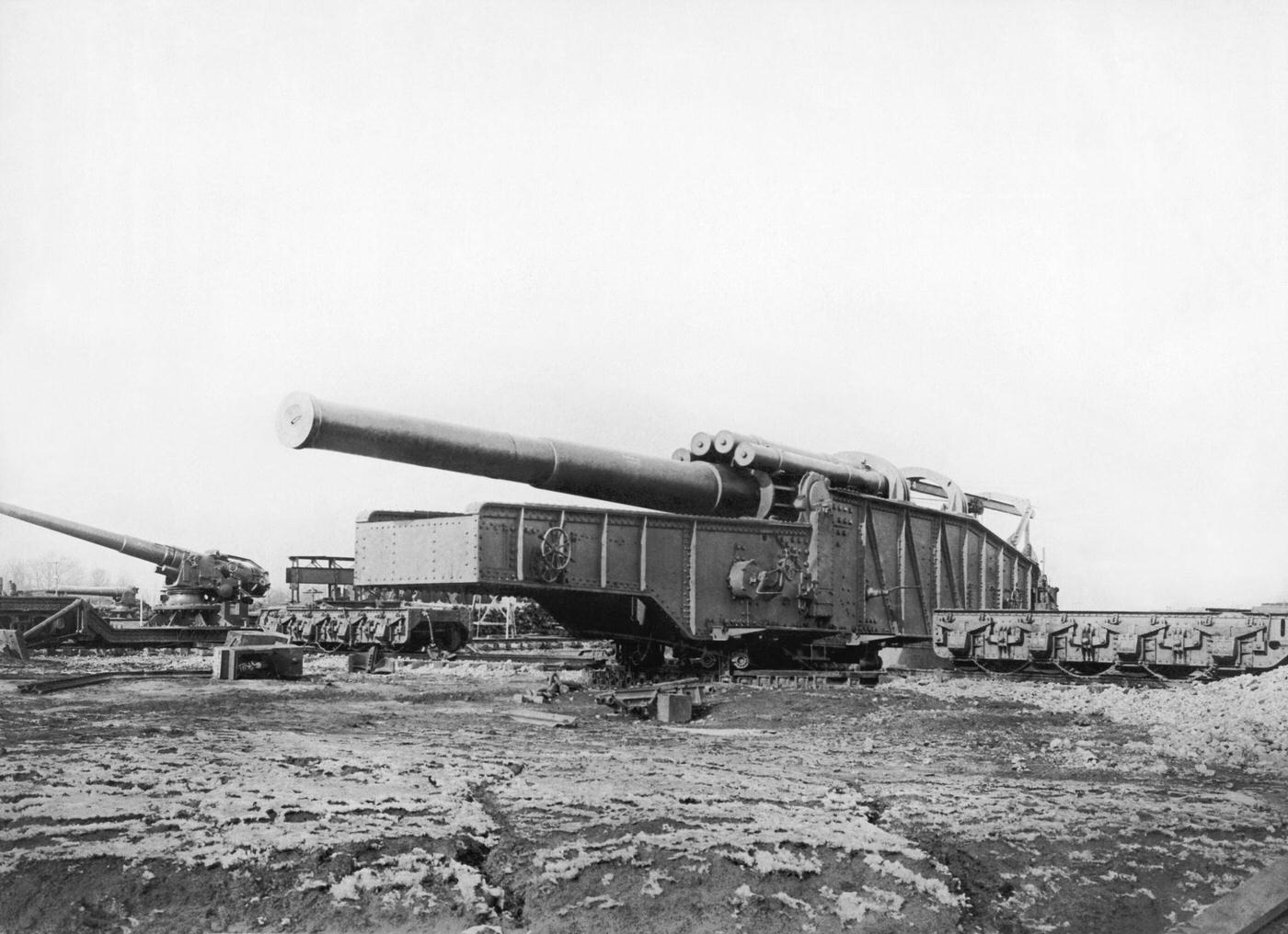 One of the big 14-inch guns used in the war against the Germans, firing a 1200-pound shell with a range of 19 miles, February 11, 1919.