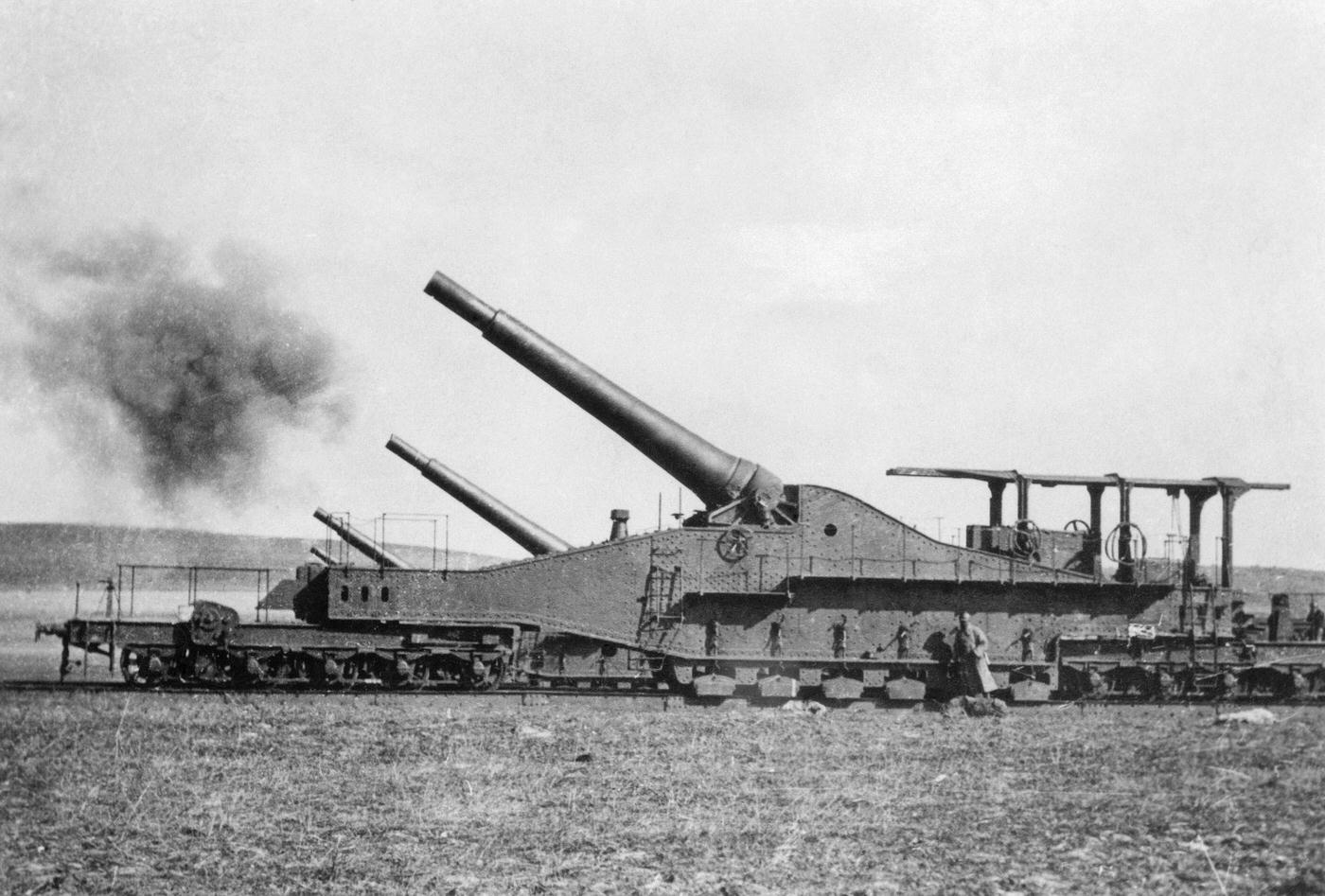 Battery of 320mm cannons firing during the offensive in the region of Reims, France, April 1917.