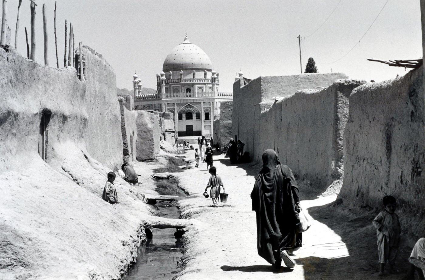 Street scene in Kandahar, Afghanistan, circa 1950s.