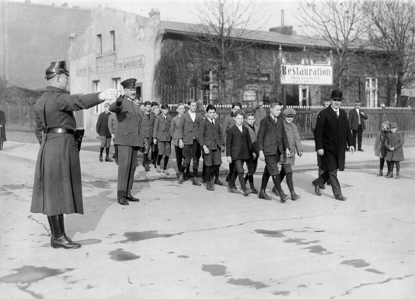 Berlin: Traffic instruction, Berlin, 1925