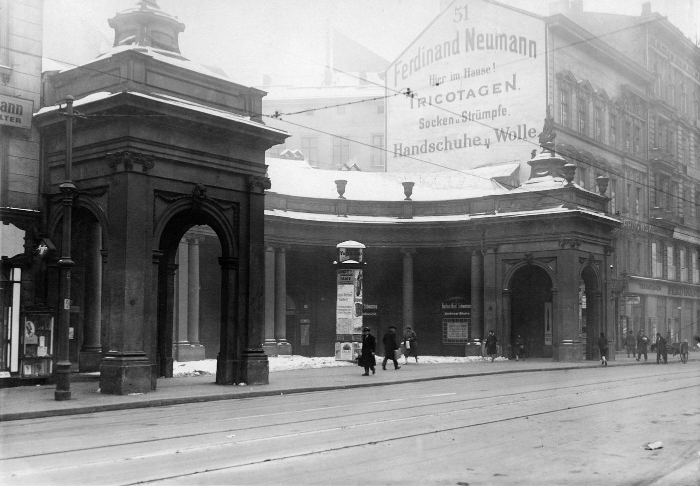 Berlin - center: The Spittelkolonnaden, Berlin, 1928